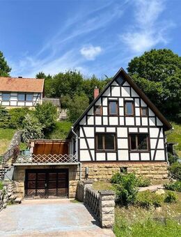 Charmantes Einfamilienhaus mit Garage, Bungalow und großzügigem Grundstück in Nazza - Nazza