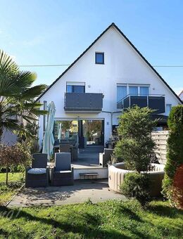STILVOLLES EINFAMILIENHAUS MIT EINLIEGERWOHNUNG UND GARTEN - Pliezhausen