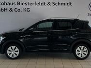 VW T-Cross, 1.5 TSI R-Line beats, Jahr 2020 - Wedel