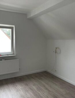 Frisch renoviert und richtig gemütlich! 2 Zimmerwohnung, GWC,ca. 52 qm mit großem Gemeinschaftsgarten - Iserlohn