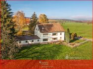 Wohnhaus mit vier Wohneinheiten, drei Garagen, Carport und viel Platz Drumherum - Laufenburg (Baden)