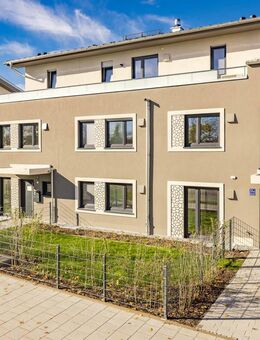 Bezugsfertig: Neubau-Reiheneckhaus mit viel Platz, Dachterrasse und Hobbyraum - Putzbrunn