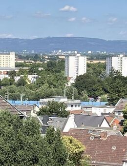 Neuwertige 2 1/2 Zimmer-Dachgeschoss mit traumhaftem Ausblick - Bad Vilbel