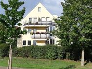 Vollständig renovierte 2-Zimmer-Hochparterre-Wohnung mit Balkon und EBK in Falkensee - Falkensee