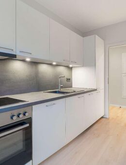 Erstbezug nach hochwertiger Sanierung, 2-Zimmer, Einbauküche, Balkon, Duschbad mit Fenster in Rahlstedt - Hamburg