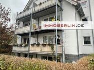 IMMOBERLIN.DE - Adrette Dachgeschosswohnung mit 3 Balkons + 2 Pkw-Stellplätzen in grüner Ruhiglage am Potsdamer Stadtrand - Nuthetal