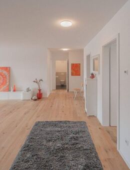 Offene Besichtigung am Sonntag 19.10.25 10.30 - 11.30 Uhr! Moderne 4 Zimmer Neubauwohnung mit schöner Terrasse und Garten - Dauchingen