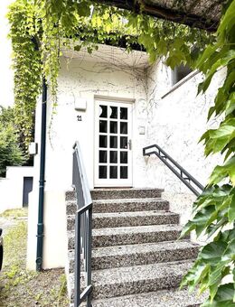 von PRIVAT: Exkl., sonnige "Haus-im-Haus"-ETW, beste Villenlage Zentrum - Schwarzenbek