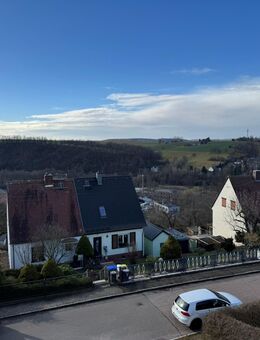 Frei stehende 3-Raumwohnung mit Blick über Roßwein inkl. Garage - Roßwein