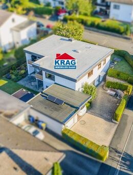 ++ KRAG Immobilien ++ Zwei Generationen: Hauptwohnung mit Weitblick, unten Terrasse ++ - Bischoffen