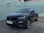 VW T-Roc, 2.0 TDI Sport R-Line Blind-Spot Front Bluet, Jahr 2021 - München