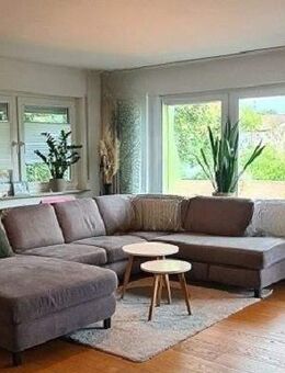 Außergewöhnliches Wohnambiente! Terrassenwohnung in Dreifamilienhaus mit Doppelgarage! - Waiblingen