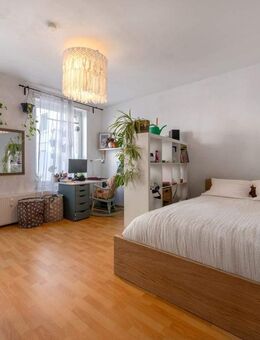 IN A TRENDY DISTRICT CLOSE TO THE RHEIN! 2 rooms, bright floor plan, fitted kitchen, and bathtub - Mainz