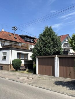 Aidlingen: Einfamilienhaus mit Garten und 2 Garagen - Aidlingen