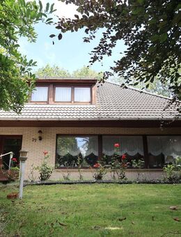 Großes Einfamilienhaus mit Einliegerwohnung in zentraler Lage von Tossens - Butjadingen