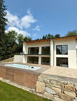 Exklusives Wohnjuwel mit Pool in Toplage von Ortenburg - Luxus trifft Ruhe - Ortenburg