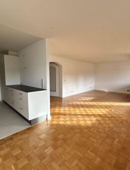 GRENZGÄNGER-GLÜCK zentral in Grenzach: 3-Zimmer Wohnung mit großem Balkon, Garage und Keller - Grenzach-Wyhlen