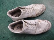 Arbeits Sneaker Schuhe weiß getragen kaputt - Gelsenkirchen