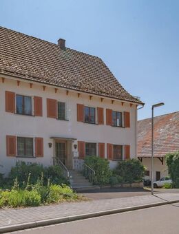 Landwirtschaftliches Gebäude mit viel Platz und großem Grundstück - Hilzingen