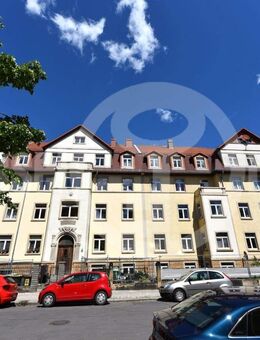 *Stilgerecht sanierter Altbau mit Fernblick in ruhiger Lage! PLUS: Wohnküche!* - Dresden