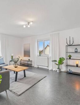 Provisionsfrei & Renoviert - 50qm Dachterrasse - Familienfreundliche Wohnung - Inkl. Küche & Garage - Leonberg (Baden-Württemberg)