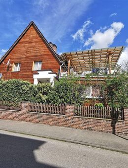 kernsaniertes MFH mit 6 Carports. - Engen