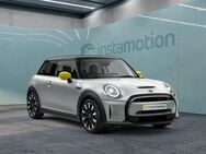 MINI Cooper S, E, Jahr 2021 - München