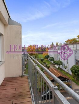 Ab sofort frei! -Sonniges Apartment im Westen mit Südbalkon, Tiefgarage, hochwertige Pantryküche! - Regensburg