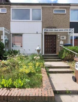 Gut geschnittenes Reihenmittelhaus mit Vollkeller und Garage in ruhiger Lage :-) - Geesthacht