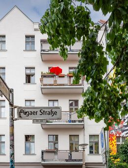 Samariter-Kiez: Südausrichtung, Balkon, sanierter Altbau. Attraktive und vermietete Wohnung. - Berlin