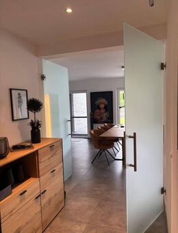 Moderne Erdgeschosswohnung mit Garten in zentraler Lage von Harsewinkel zu vermieten - Harsewinkel (Mähdrescherstadt)