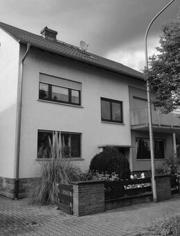 Wohnen und investieren: Mehrfamilienhaus mit großem Grundstück in guter Lage! - Lorsch (Karolingerstadt)
