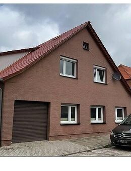 Provisionsfrei für Erwerber - Wohnhaus mit Nebengelass im Herzen von Neukloster zu verkaufen - Neukloster