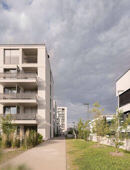 Helle 4-Zimmer-Wohnung mit zwei Balkonen in Ludwigsburg - Ludwigsburg