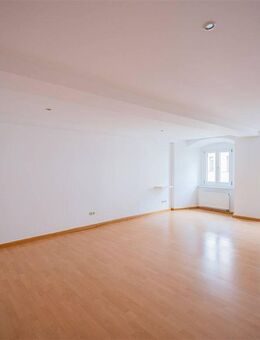 Lichtdurchflutete und zentrumsnahe Wohnung in Deggendorf - Deggendorf