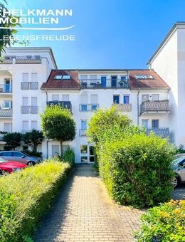 Sympathisch vermietete Dreiraumwohnung mit zwei Balkonen, EBK und PKW- SP - Erfurt