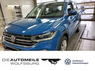 VW T-Cross, 1.0 TSI Life, Jahr 2021 - Wolfsburg