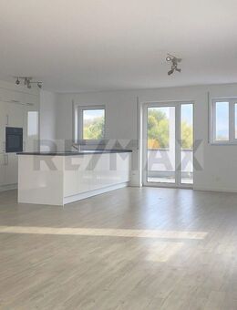 Geräumiges Wohnen mit Aufzug und Ausblick - Göppingen