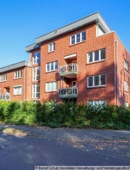 Teilsanierte 3-Zimmer-Wohnung mit großer Dachterrasse im Penthouse-Stil - Hamburg