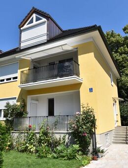 3-Zimmer-Gartenwohnung (ca. 72m²) mit großer Südterrasse in grundsaniertem Dreifamilienhaus - München
