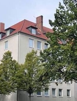 Komplett sanierte 3-Zimmer-Dachgeschosswohnung in Hannover-List zu vermieten! - Hannover