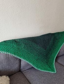 schönes selbstgehäkeltes Tuch - Waldkappel