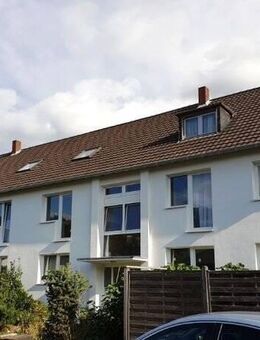 Gemütliche 3-Zimmer-Wohnung im Dachgeschoss (2. Etage)! - Bergisch Gladbach