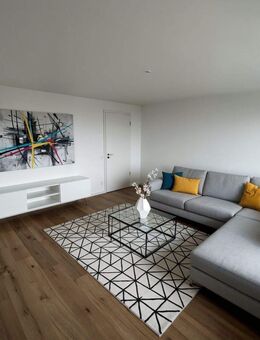 Modernisierte 3-Zimmer-Wohnung mit atemberaubender Aussicht in Mu?nchen - München