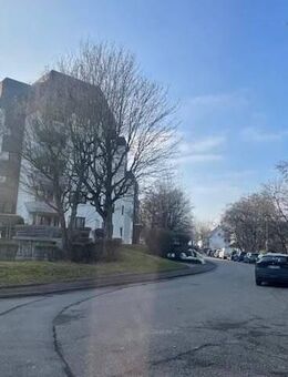 Gediegene 3,5 Zimmer-Wohnung in sonniger Lage von Weilimdorf - Stuttgart