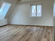 Schöne 4,5 Zimmer Wohnung WG geeignet - Herrenberg