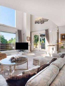 Stilvolle große Maisonettewohnung, Galerie und Penthouse-Flair in begehrter Lage von Obermenzing - München