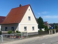 Einfamilienwohnhaus mit Garagen und Garten in zentrumsnaher Lage - Neustadt (Donau)