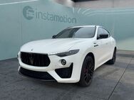 Maserati Levante, Modena S 23 430PS Bianco&Nero Top-Options, Jahr 2023 - München