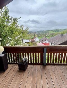 3 - Zimmer Wohnung mit großem Balkon und schöner Aussicht ! - Tiefenbach (Landkreis Passau)